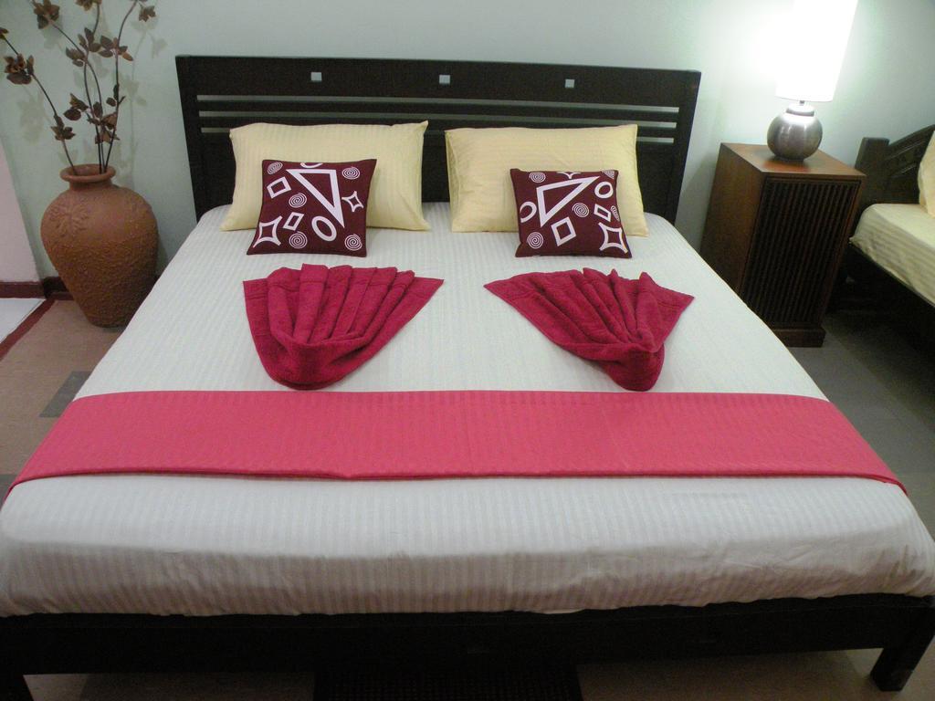 Henderson Airport Residence Negombo Bilik gambar