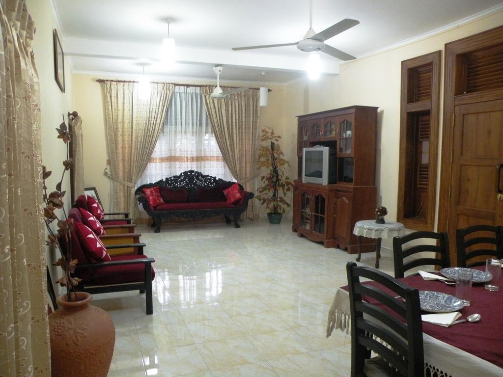 Henderson Airport Residence Negombo Luaran gambar