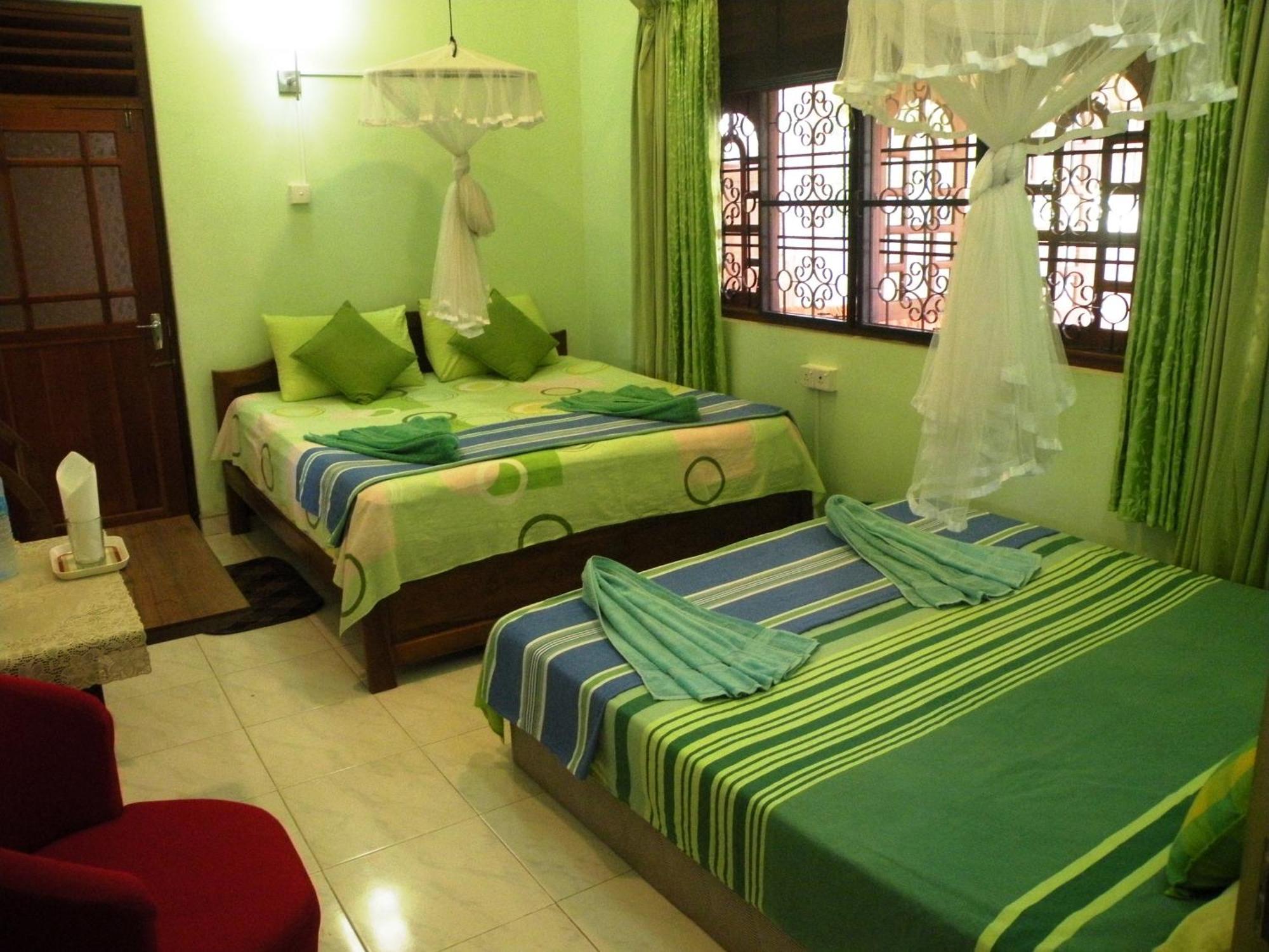 Henderson Airport Residence Negombo Bilik gambar
