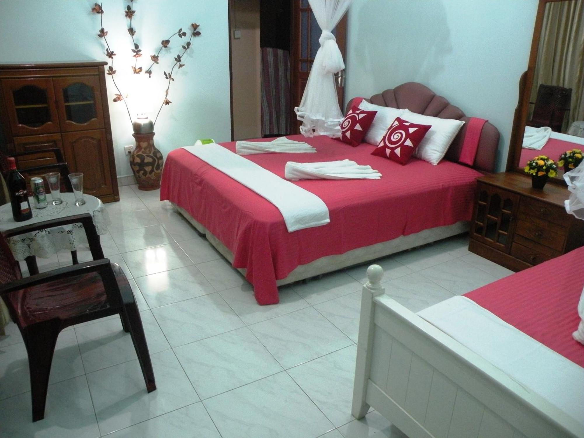 Henderson Airport Residence Negombo Bilik gambar