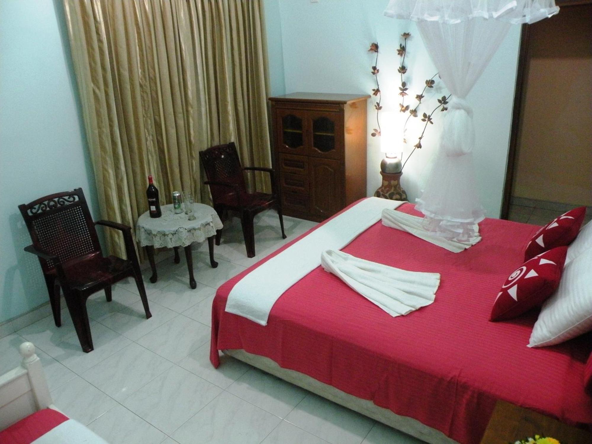 Henderson Airport Residence Negombo Bilik gambar