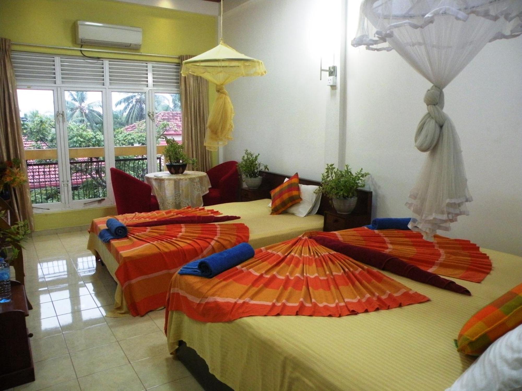 Henderson Airport Residence Negombo Bilik gambar