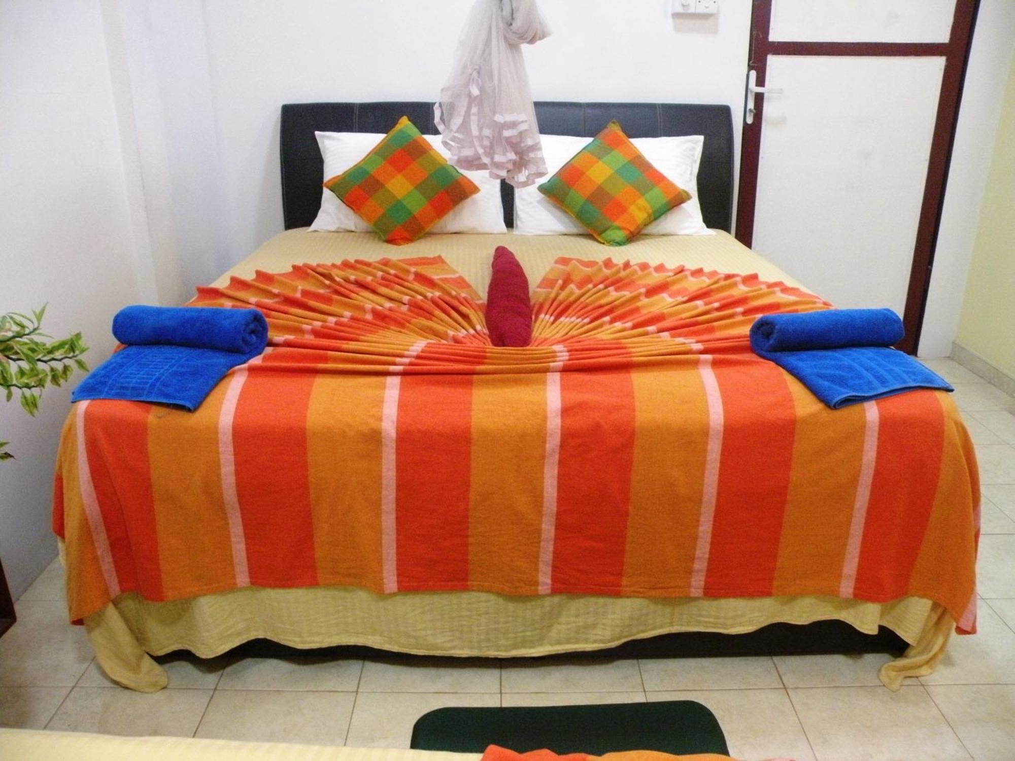 Henderson Airport Residence Negombo Bilik gambar