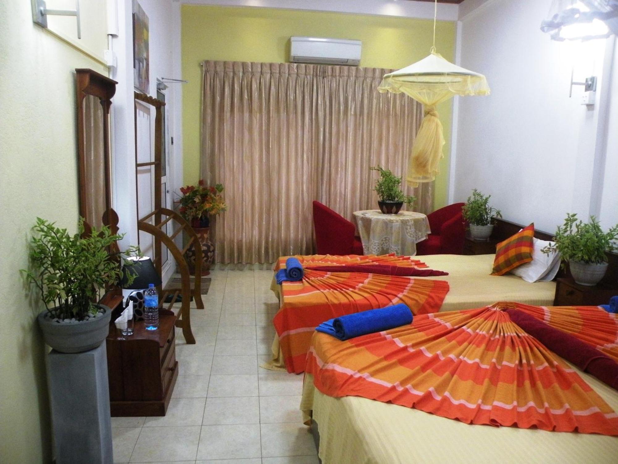 Henderson Airport Residence Negombo Bilik gambar