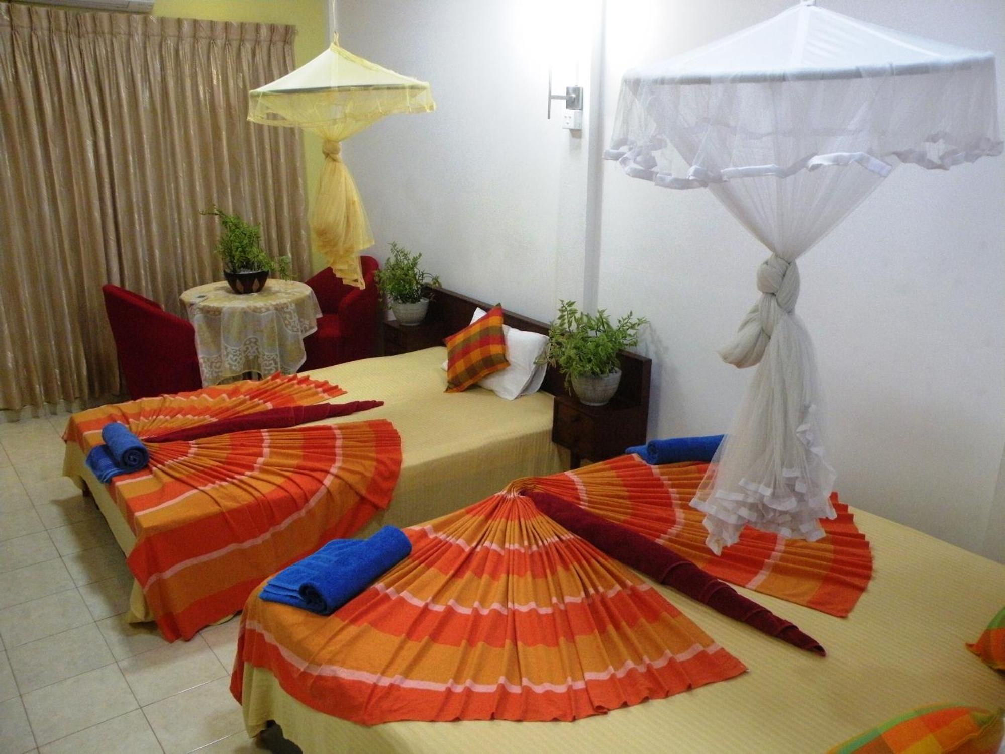 Henderson Airport Residence Negombo Bilik gambar