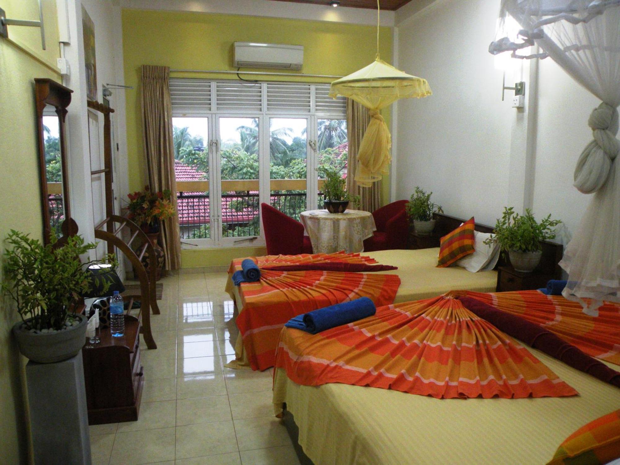 Henderson Airport Residence Negombo Bilik gambar