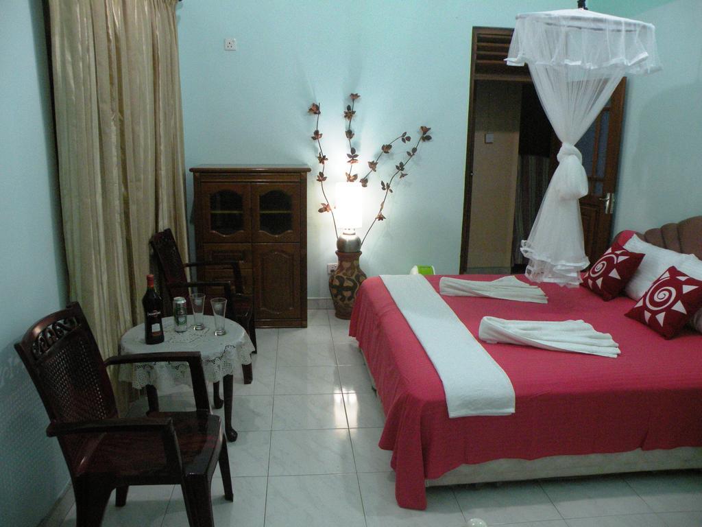 Henderson Airport Residence Negombo Bilik gambar