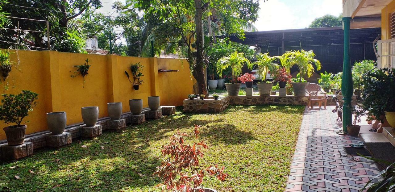 Henderson Airport Residence Negombo Luaran gambar